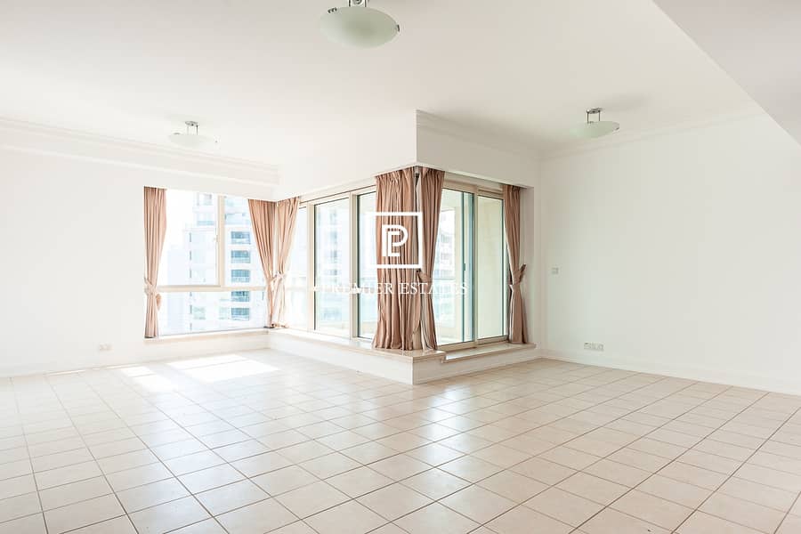 10 Spacious 2 bed apt with balcony II Chiller free