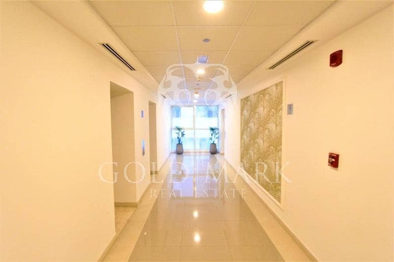 6 12 cheques Trendy Large Spacious with Balcony