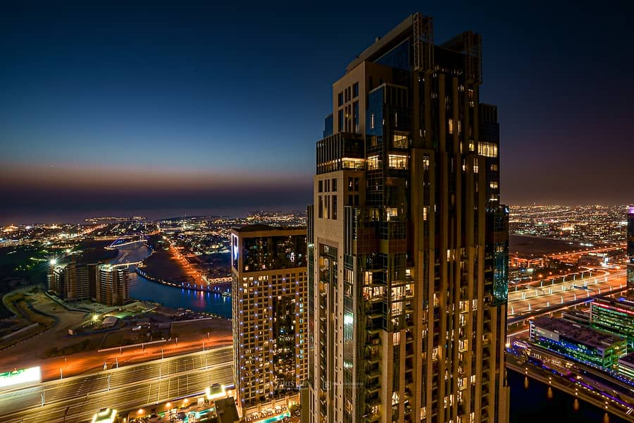 11 IN THE HEART OF DUBAI WITH ENVIABLE VIEWS