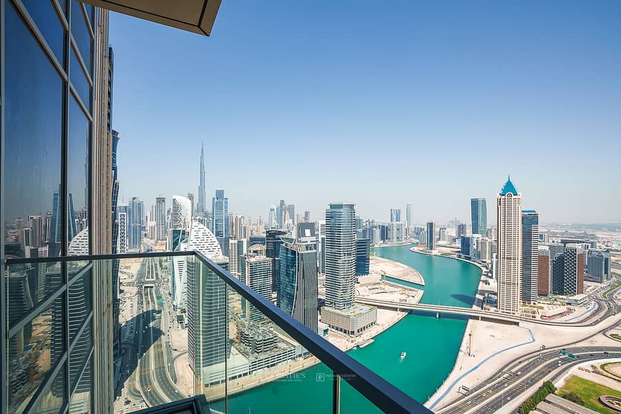 15 IN THE HEART OF DUBAI WITH ENVIABLE VIEWS