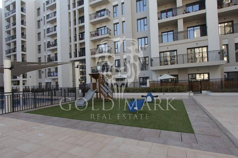 Exclusive | 3 Beds Apartment | Close To Amenities
