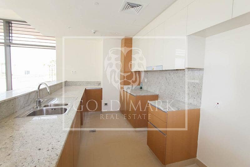 4 Pool n Park View | Spacious Unit | View Now n Book