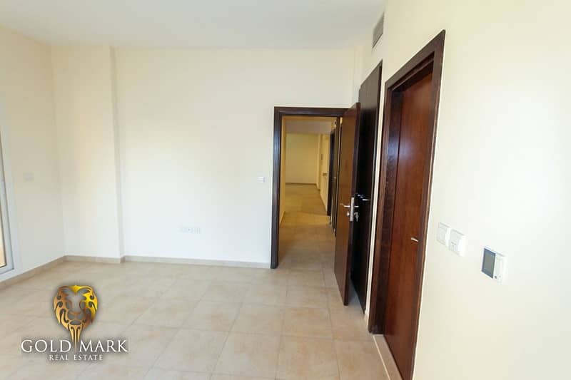 8 Semi Close Kitchen|Best Price |Near School|Mosque|