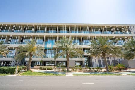 2 Bedroom Flat for Sale in Al Raha Beach, Abu Dhabi - Furnished 2BR | Duplex | Vacant | Perfect Location