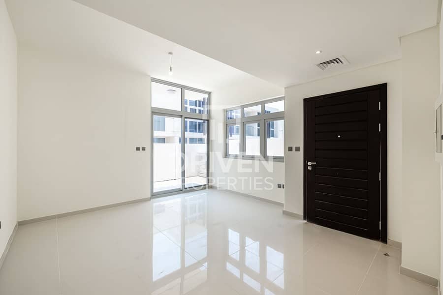 Corner with Maids Room | Spacious Layout Corner with Maids Room | Spacious Layout
