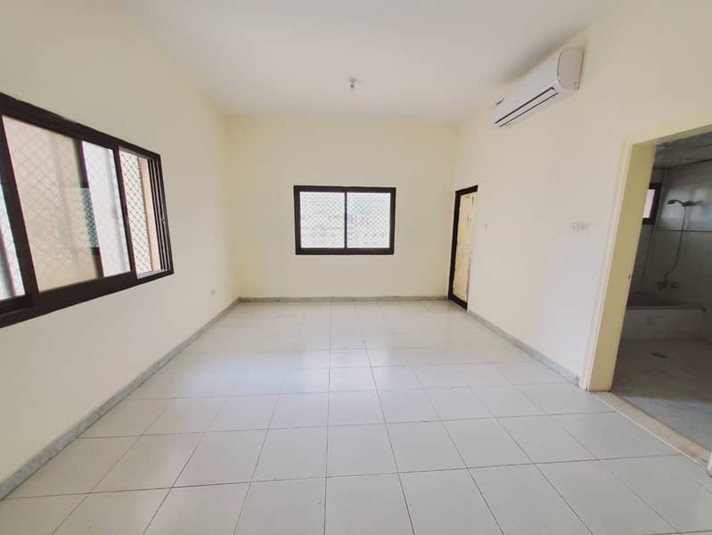 Квартира в Абу Шагара, 1 спальня, 16500 AED - 7565132