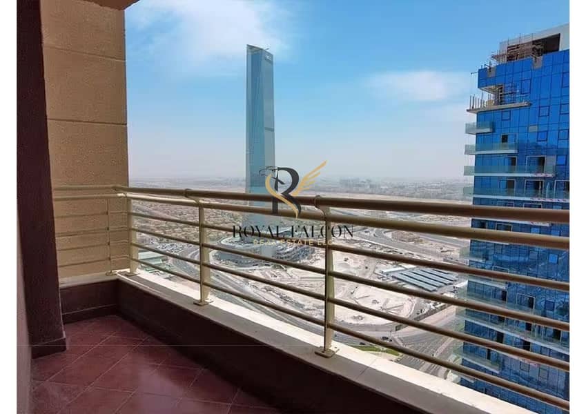 VACANT| UPGRADED KITCHEN| CAPACIOUS DUPLEX VACANT| UPGRADED KITCHEN| CAPACIOUS DUPLEX