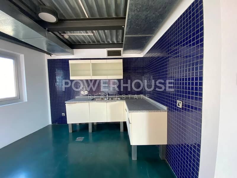 Modern Fitted | Duplex Office | DDA License Modern Fitted | Duplex Office | DDA License