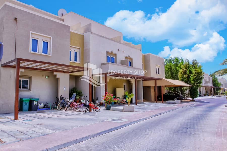 5-bedroom-villa-abu-dhabi-al-reef-manazel-desert-village-property-image-5. JPG