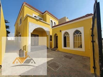 Villa for rent, ready to move in immediately, super deluxe villa, very clean, near Mohammed bin Zayed Street, with electricity, water, and air conditi