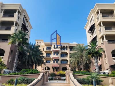 Live In Luxurious Community Live In Luxurious Community