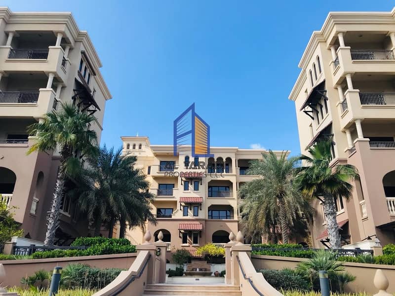 Live In Luxurious Community Live In Luxurious Community