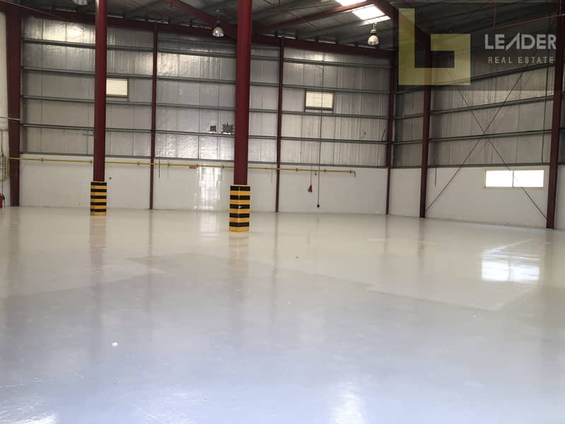 Small Warehouse with good power / Epoxy floor with high ceiling - 9.5 m