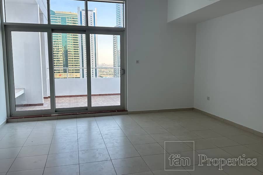 NEXT TO METRO STATION | HUGE LAYOUT | BIG TERRACE NEXT TO METRO STATION | HUGE LAYOUT | BIG TERRACE
