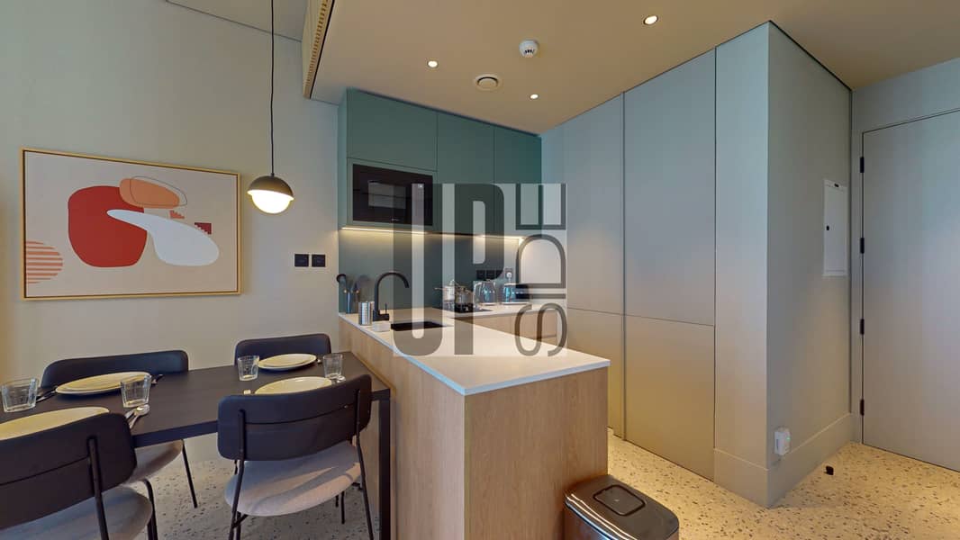 15 UPSIDE-Living-The-Suite-Meydan-Views-09132023_100824. jpg