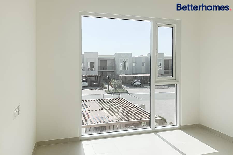 Singe row | Tenanted | Close to pool Singe row | Tenanted | Close to pool