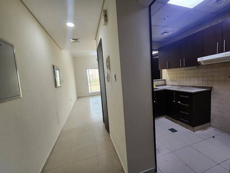 Large 1BR Apartment | Balcony | Open View Large 1BR Apartment | Balcony | Open View