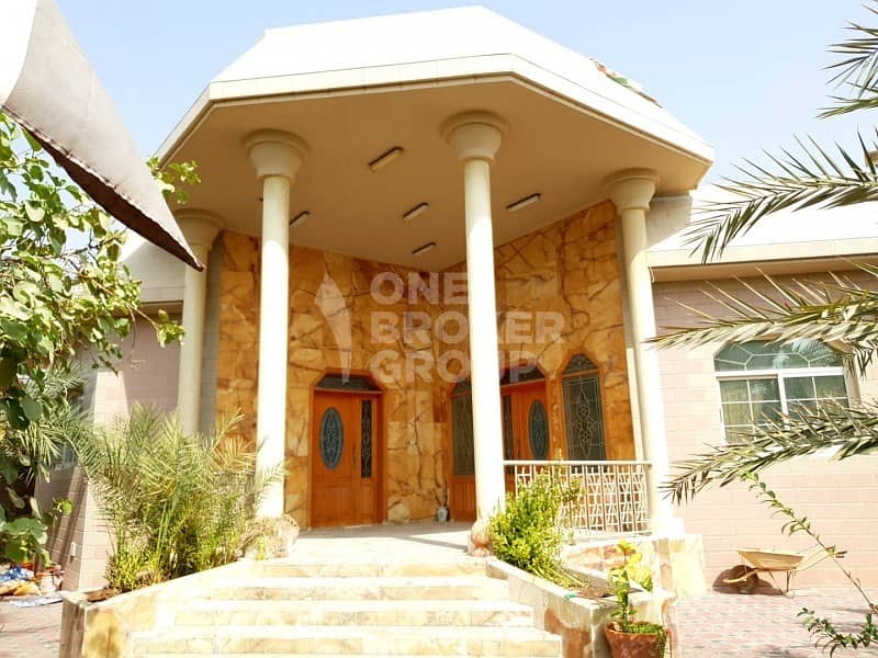 3 BR + Mulhaq + Green Garden with Palm Trees & Grass