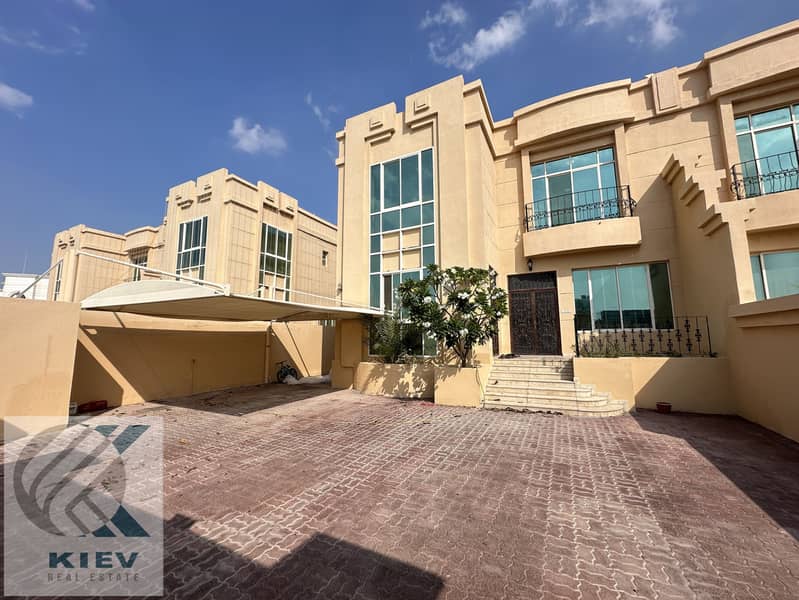 位于哈里发城 5 卧室的别墅 170000 AED - 8212780 位于哈里发城 5 卧室的别墅 170000 AED - 8212780