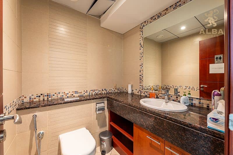 12 SEMI FITTED OFFICE WITH BATHROOM JUMEIRAH LAKE TOWERS JLT (12). jpg