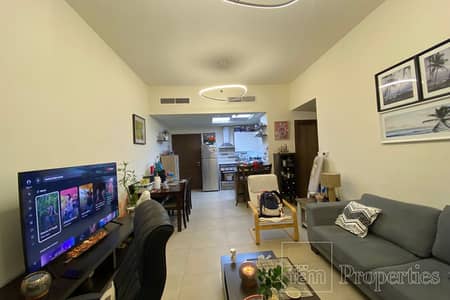 فلیٹ 1 غرفة نوم للبيع في الفرجان، دبي - شقة في عزيزي بلازا،الفرجان 1 غرفة 900000 درهم - 8350477