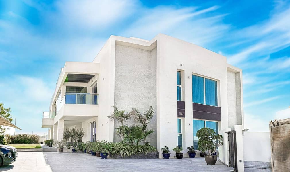 Exclusive ! 7BR Pearl Jumeirah Villa For Sale , Beautiful Villa