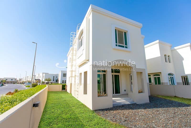 Good Deal! 3BR + 1 Villa with 2 Payment