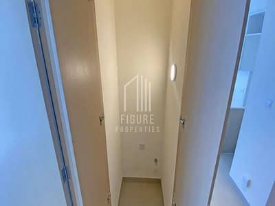 Vacant | high floor | skyline view | spacious layout 1 bedroom | bed deal