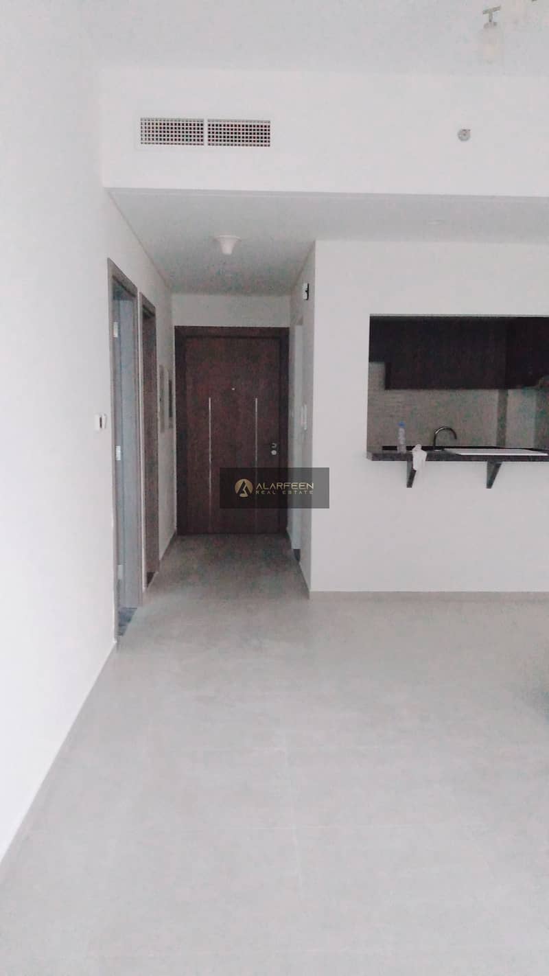 Front Facade Apartment With a Great View Front Facade Apartment With a Great View