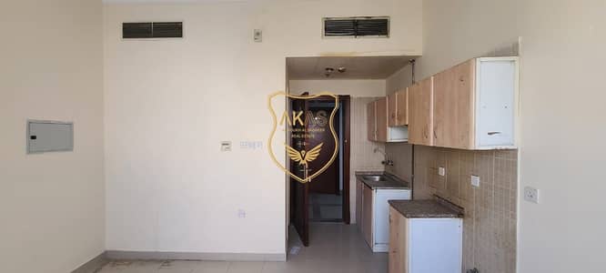 STUDIO APT. WITH CENTRAL   AC  AND   CENTRAL   GAS  WITHOUT  ANY  DEPOSIT
