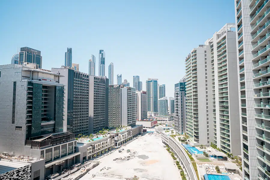 Stunning High-Floor 1BR | Burj Khalifa View | Pool & Gym