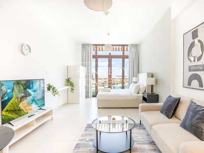 Studio for Rent in Palm Jumeirah, Dubai - Spacious Apartment | Prime Location | Sea View