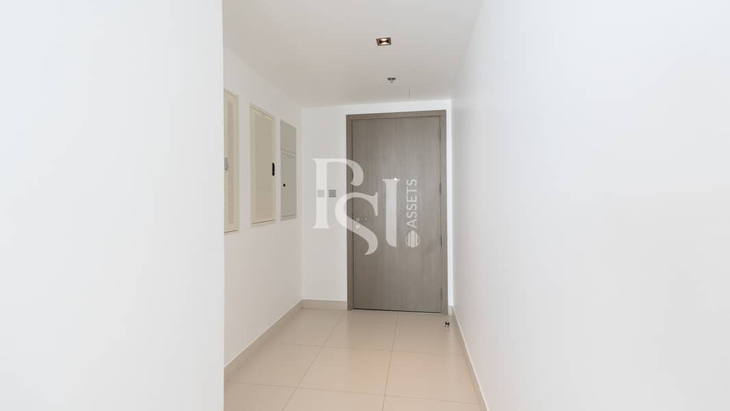 11 meera-tower-shams-abu-dhabi-al-reem-island-entrance. jpg