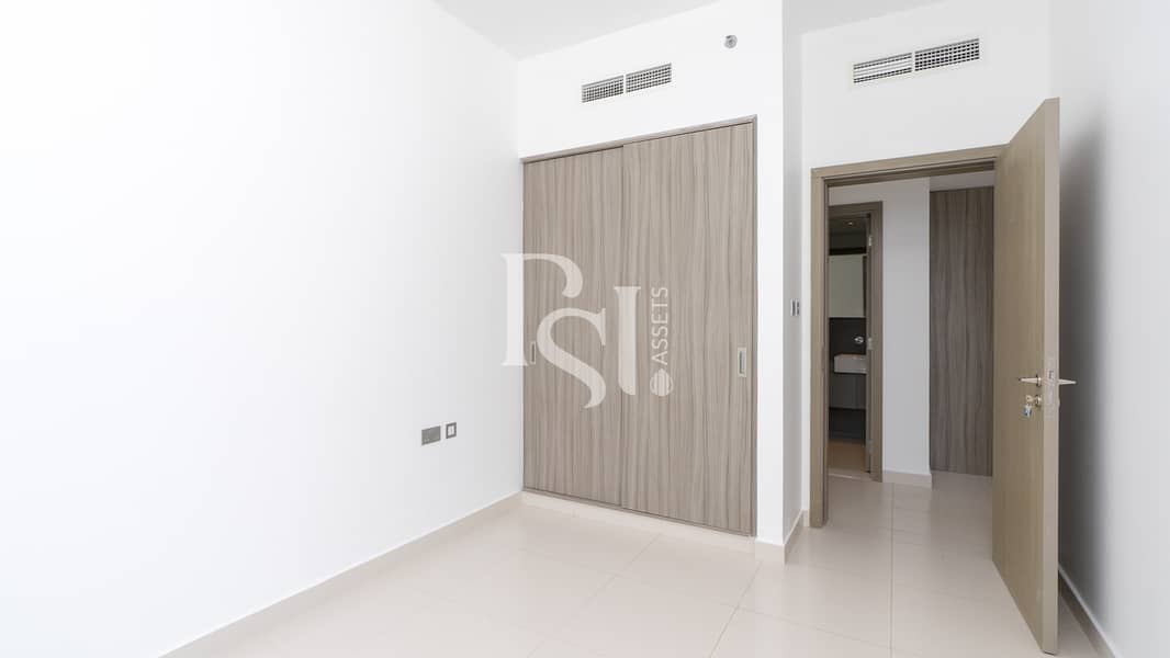 5 meera-tower-shams-abu-dhabi-al-reem-island-bedroom (8). jpg