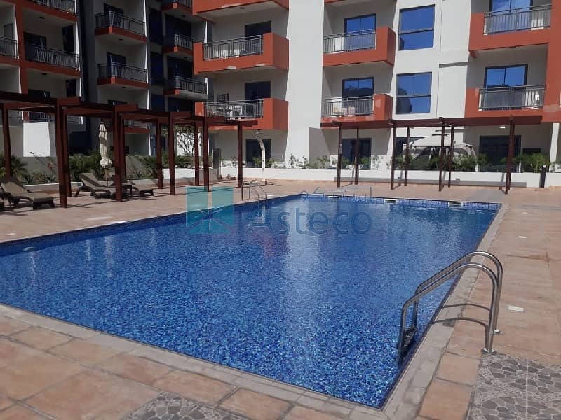 Fully Furnished 2 Bed+Laundry & Balcony