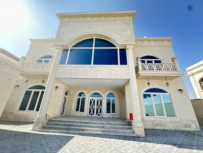 ULTRA   BRAND NEW MODERN VILLA IN AL  KHAWANEEJ   11bedrooms  1 hall  1 living  1 dining   2 kitchen  maid room  store  laundry  garden  parking  dressing rooms   very nice villa with modern style .  and nice finishes.  near to last exit and Quran park  a