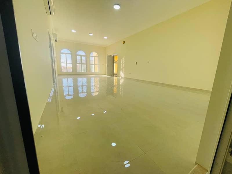 شقة في مدينة محمد بن زايد 3 غرف 75000 درهم - 8384990