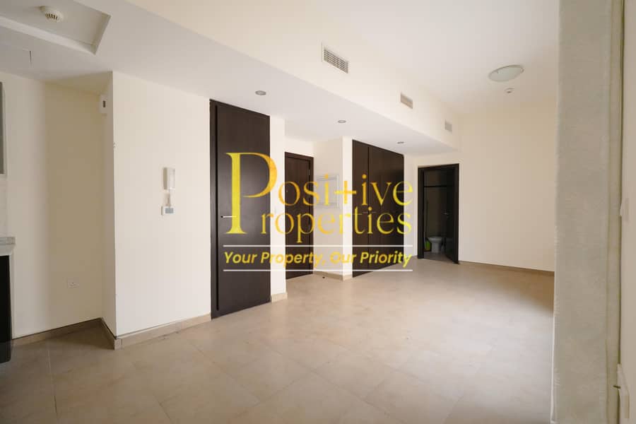 INNER CIRCLE| READY TO MOVE | CLOSE TO POOL INNER CIRCLE| READY TO MOVE | CLOSE TO POOL