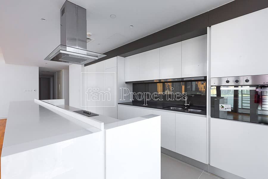 Stunning Brand-new Best View 3Bed+Maid