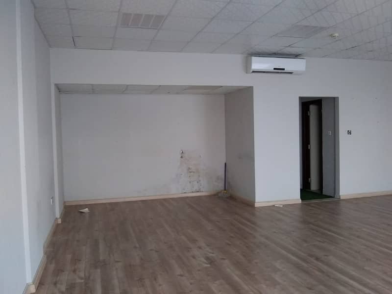 EXCELLENT SHOP AVALABLE FOR RENT IN INTERNATIONAL CITY