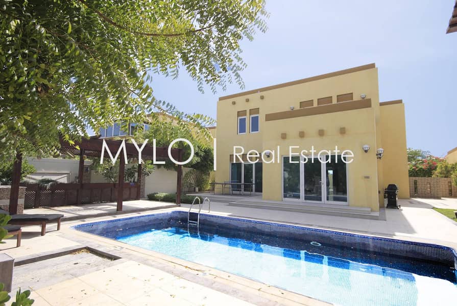 Upgraded | 3 bedroom large |Private pool