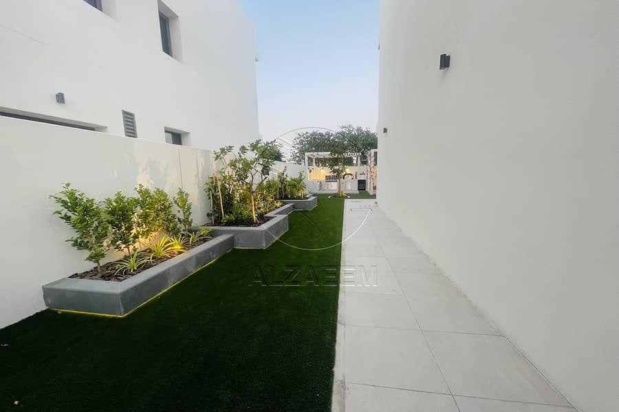 16 Landscaping Left. jpg
