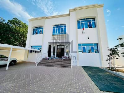 5 Master Br Villa With Separate Entrance & Private Yard