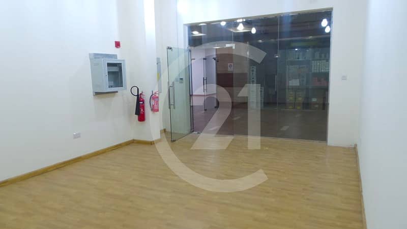 Hurry up!!! Big size shop for rent in Deira