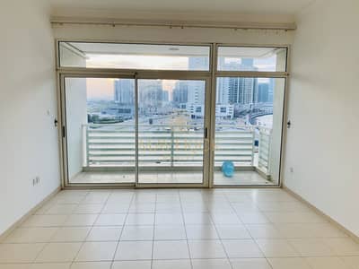 Elegant 1Bed | Balcony+Partial Lake View Elegant 1Bed | Balcony+Partial Lake View