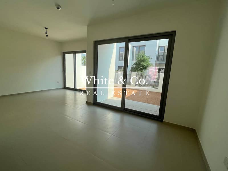 Great Location | Internal | Sunset Views - Image 8