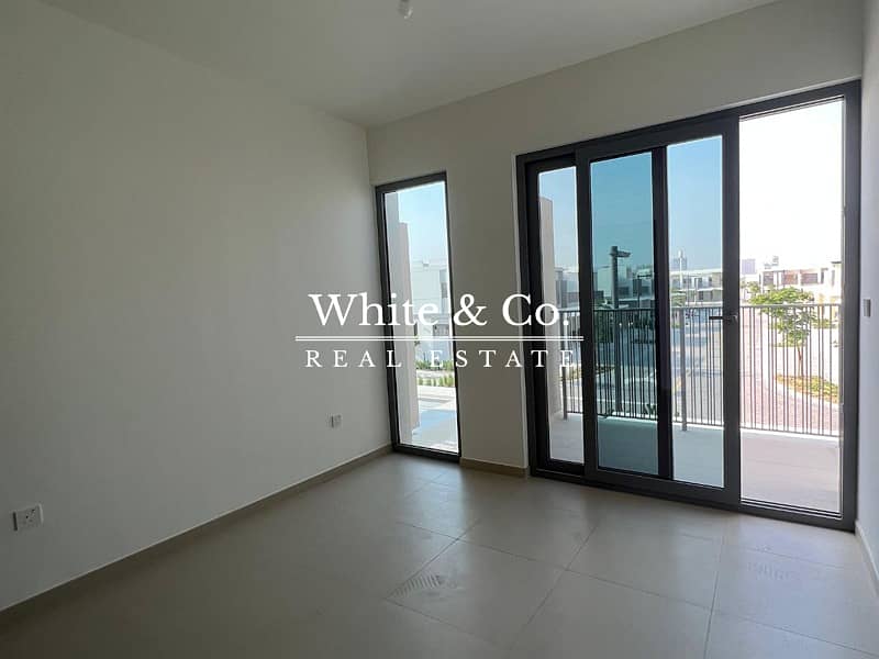 Great Location | Internal | Sunset Views - Image 10