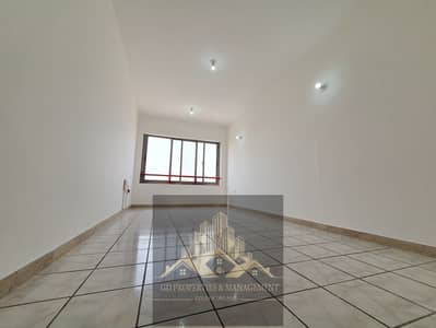 فلیٹ 1 غرفة نوم للايجار في شارع المطار، أبوظبي - شقة في شارع المطار 1 غرفة 42000 درهم - 8405935