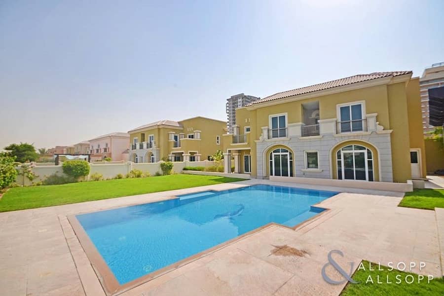 Huge Plot | Private Pool | Golf Course View
