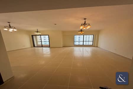 3 Bedroom Apartment for Rent in Jumeirah Beach Residence (JBR), Dubai - 3 Bed plus Maids | Large Living Room | Balcony